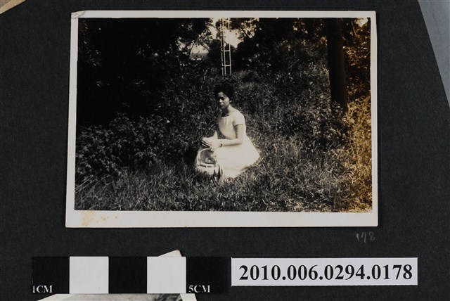 女子獨照 (共1張)