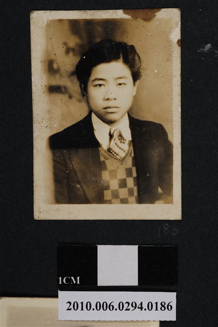 男子獨照 (共1張)