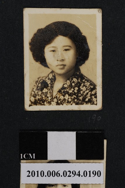 女子獨照 (共1張)