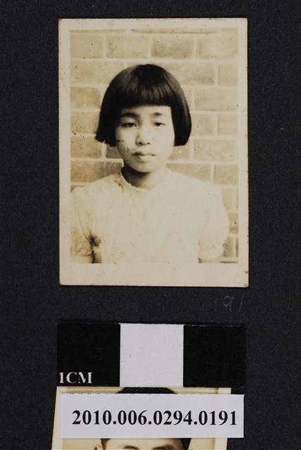 女子獨照 (共1張)