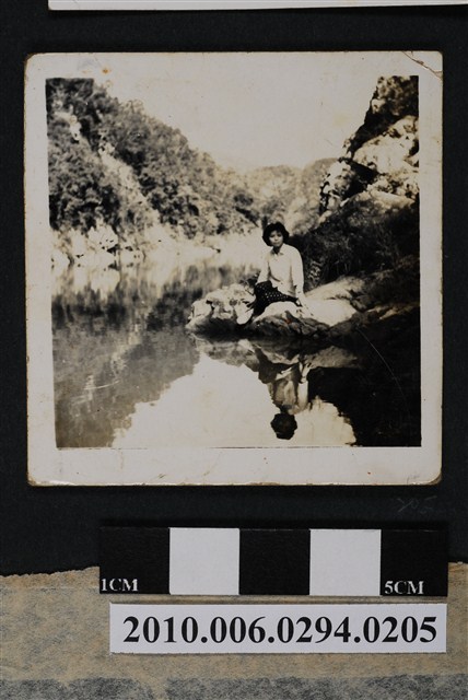 女子獨照 (共1張)