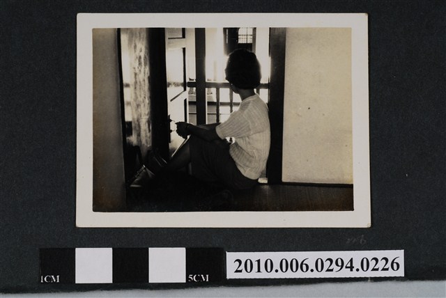 女子背影 (共1張)