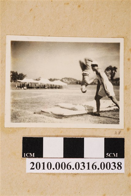 後空翻剪影 (共1張)