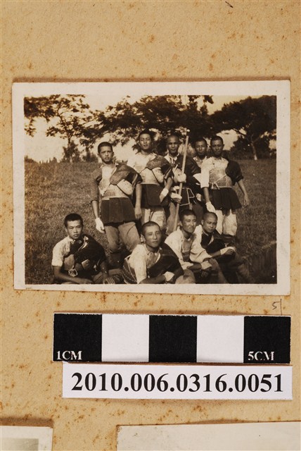 九人合照 (共1張)