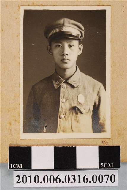 男子獨照 (共1張)