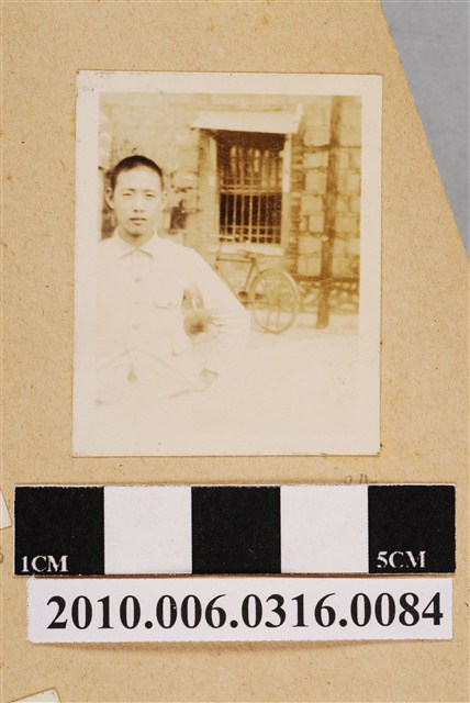 男子獨照 (共1張)