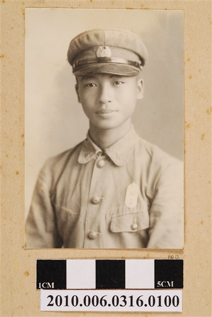 男子獨照 (共1張)