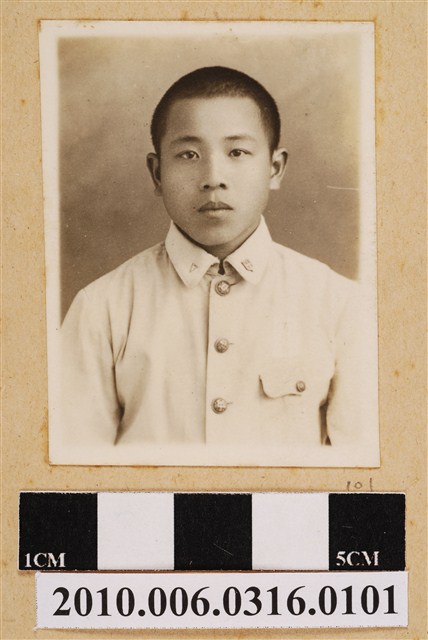 男子獨照 (共1張)