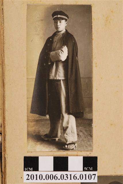 男子獨照 (共1張)