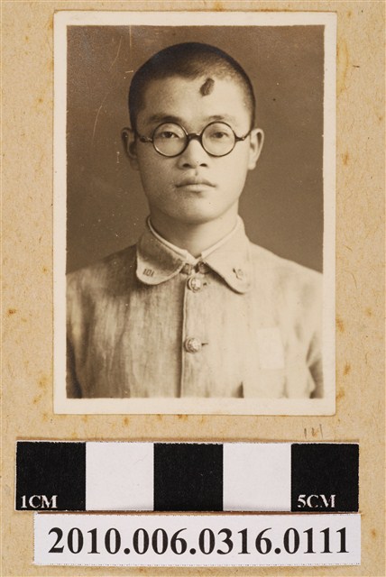 男子獨照 (共1張)