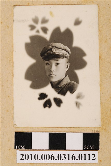 男子獨照 (共1張)