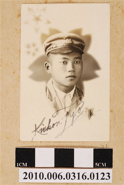 男子獨照 (共1張)