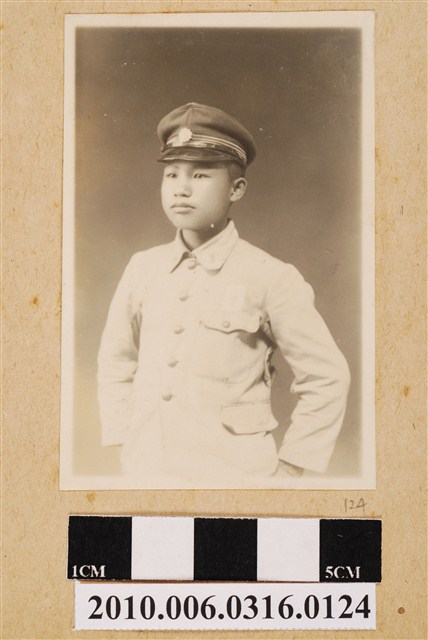 男子獨照 (共1張)