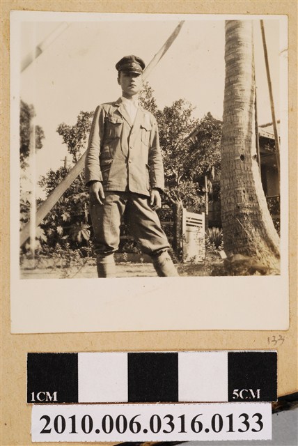 男子獨照 (共1張)