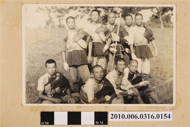 九人合照 (共1張)