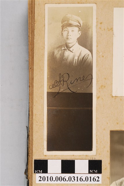 男子獨照 (共1張)