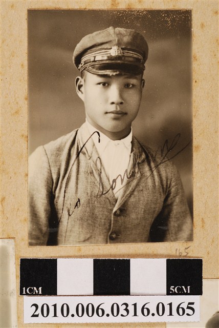 男子獨照 (共1張)