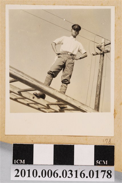 男子獨照 (共1張)