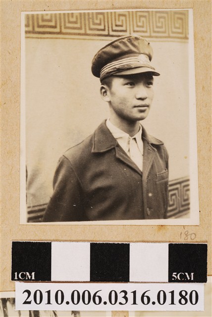 男子獨照 (共1張)