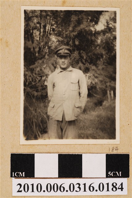 男子獨照 (共1張)