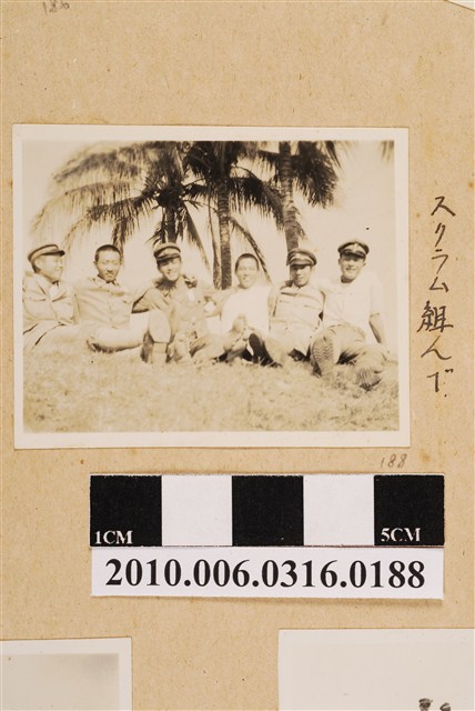 六人合照 (共1張)