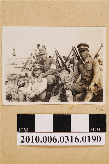 三人合照 (共1張)