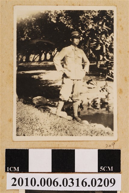 男子獨照 (共1張)