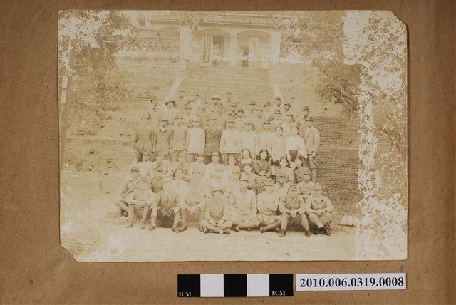 虎尾全保學校慰勞視察團於濱田彌兵衛紀念之址合照 (共1張)