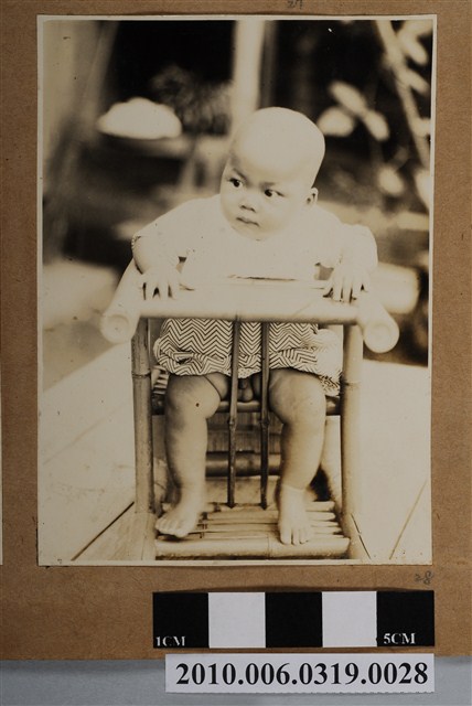 男嬰獨照 (共1張)