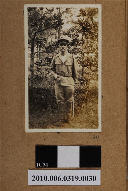 男子獨照 (共1張)