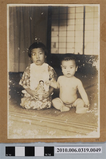 兩童合照 (共1張)