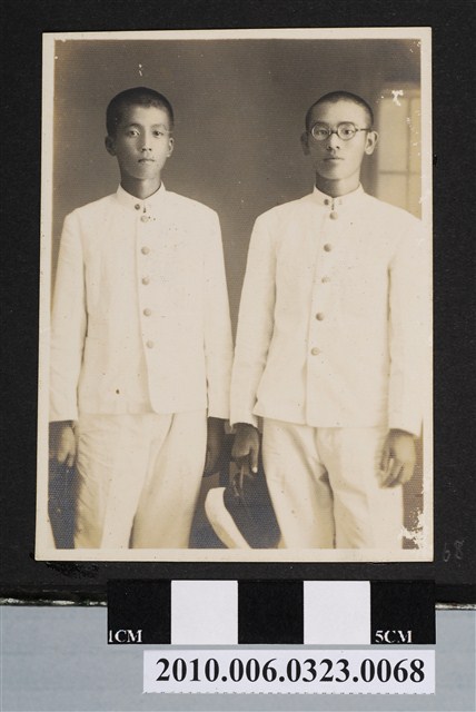 廖漢水等2人合照 (共1張)