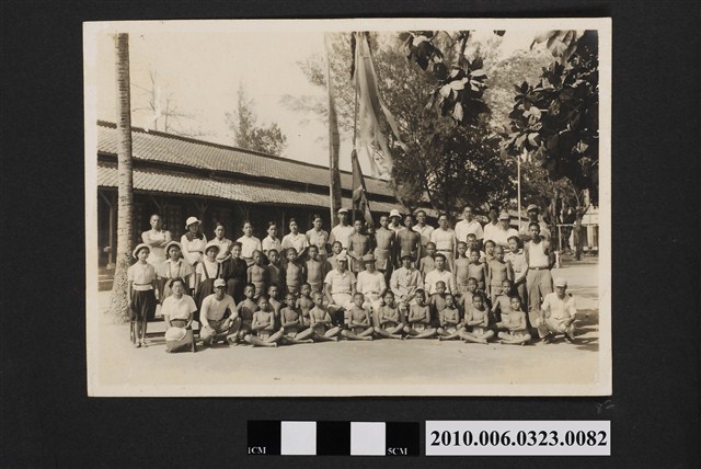 廖漢水與團體合照 (共1張)