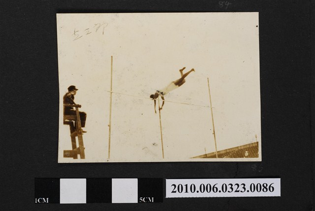 □之郎撐竿跳照 (共1張)