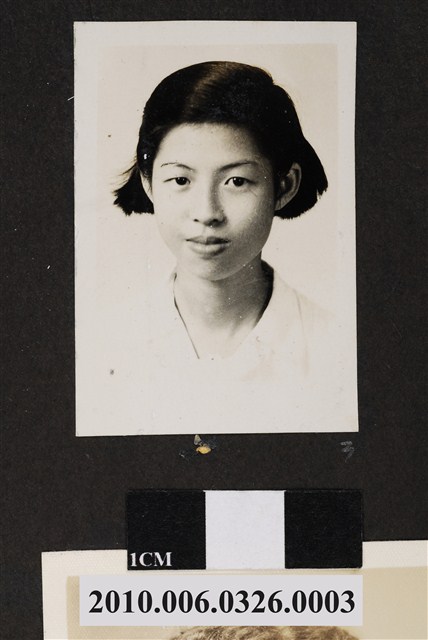 女子獨照 (共1張)