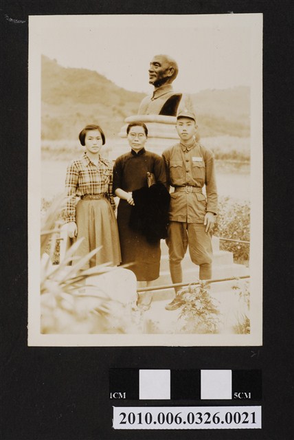 三人合照 (共1張)