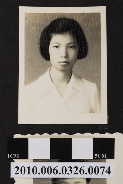 女子大頭照 (共1張)