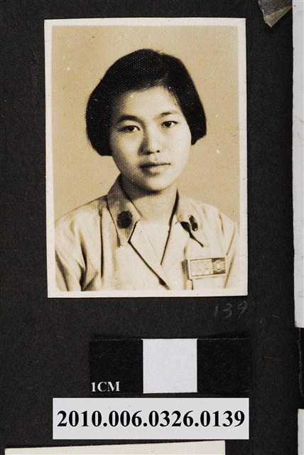 女子獨照 (共1張)
