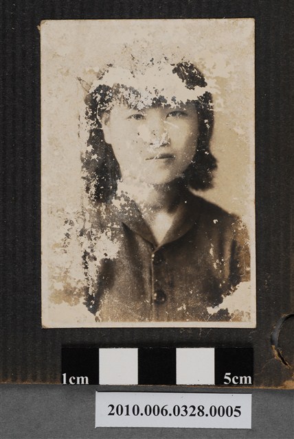 女子獨照 (共2張)