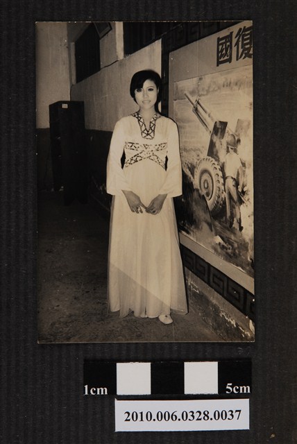 女子獨照 (共2張)