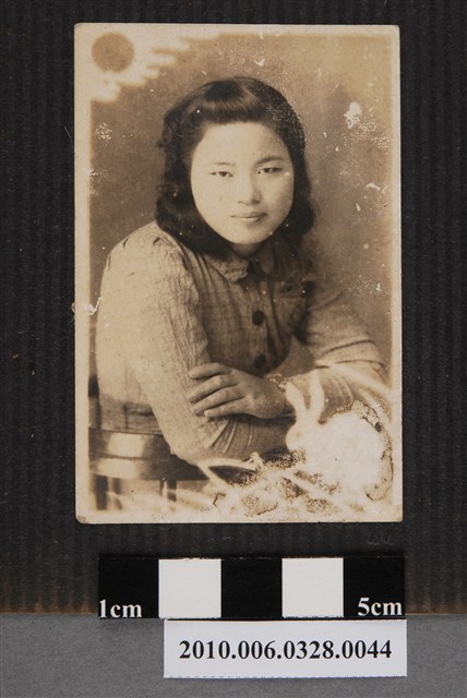 女子獨照 (共2張)