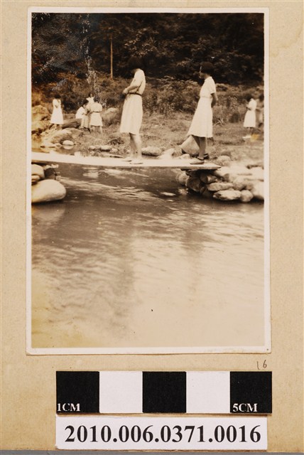 溪邊遊憩剪影1 (共1張)