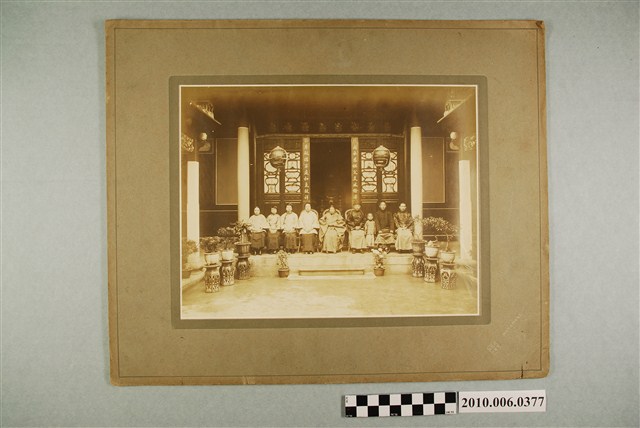 周氏家族之合照 (共2張)