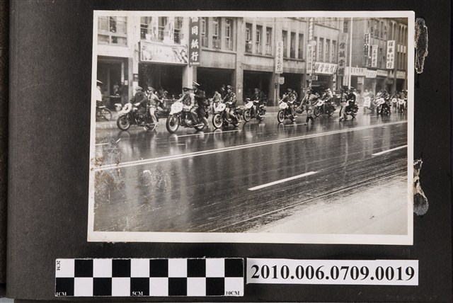 江母黃太夫人告別式送葬車隊 (共1張)