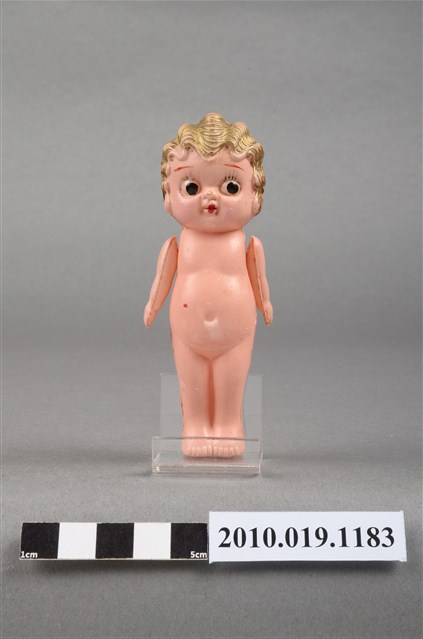 金色捲髮嬰兒玩偶 (共9張)