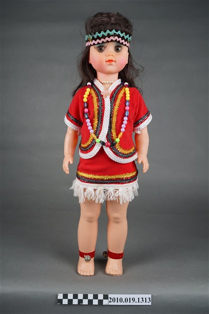 傳統服飾女孩玩偶 (共9張)