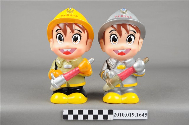 臺南縣消防寶寶造型存錢筒組 (共3張)