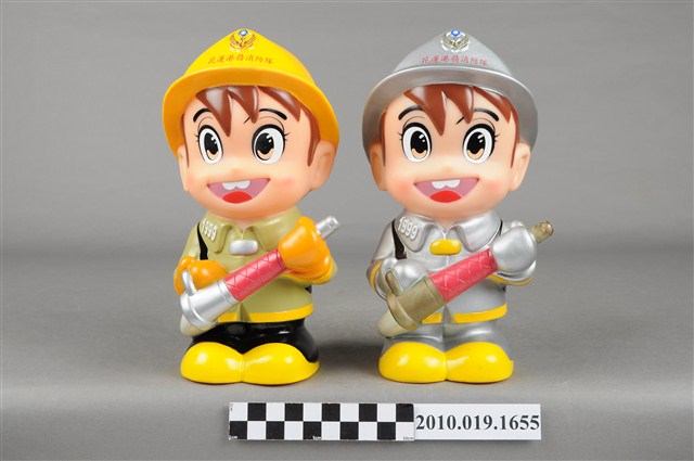 花蓮港務局消防寶寶造型存錢筒組 (共3張)