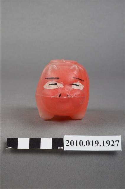 紅色豬造型存錢筒 (共9張)