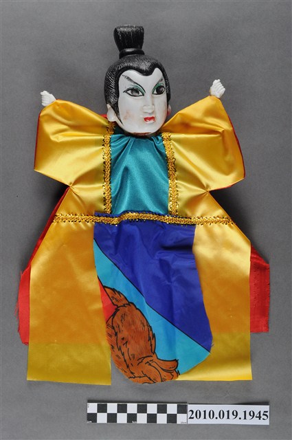 金色衣服男性布袋戲偶 (共4張)